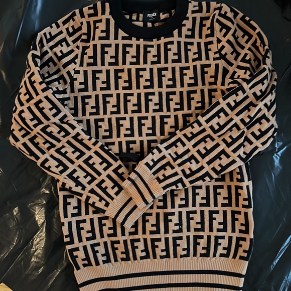 Sweater - Picture 4 of 5